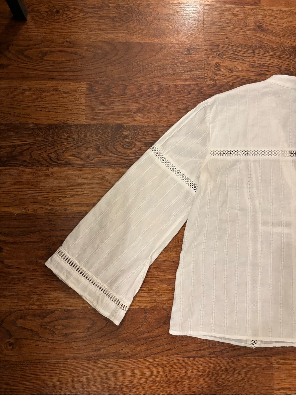 Woman’ White Lace-Trim Peasant Top - Brand - Picture 3 of 4